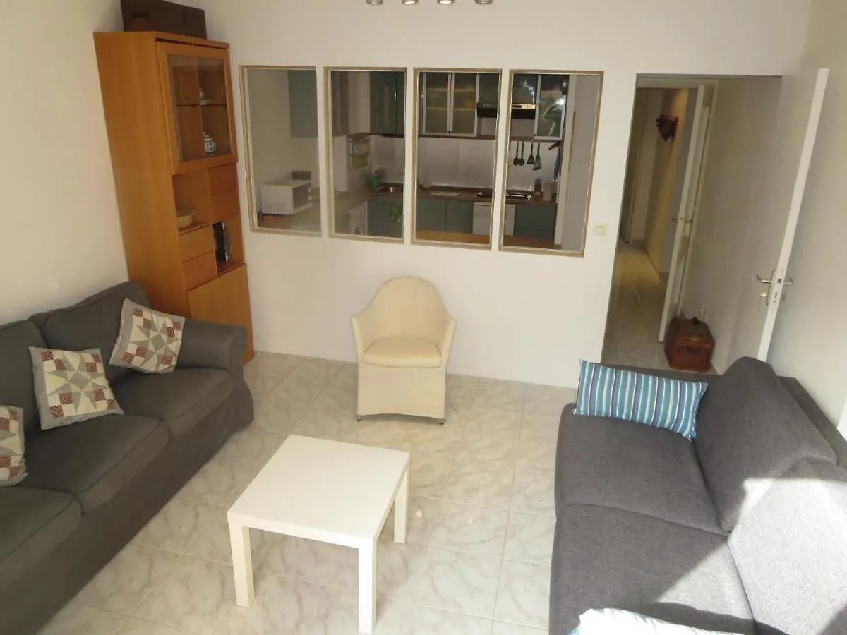 Apartment Vieux Nice, Grand 2 Pieces Sur Jardins, Parking, Calme