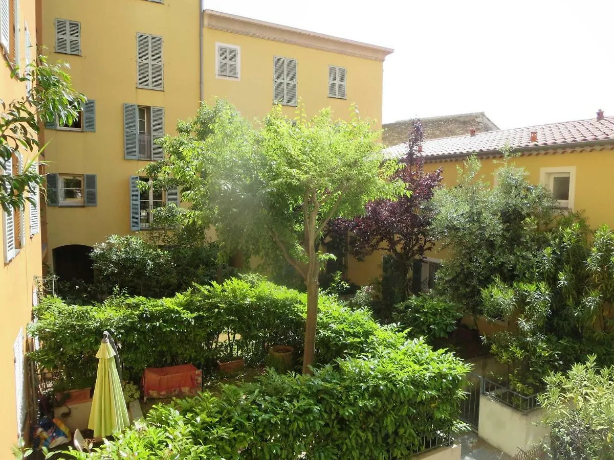 Vieux Nice, Grand 2 Pieces Sur Jardins, Parking, Calme contacts